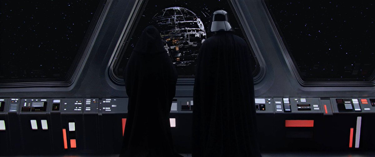 WookieeNews's tweet photo. «La oscuridad es generosa, y es paciente, y siempre gana... pero en el corazón de su fuerza reside su debilidad: una sola vela basta para mantenerla a raya. 

El amor es algo más que una vela. 

El amor puede encender estrellas.»

— La venganza de los sith (novelización) https://t.co/u2lswhD6ur