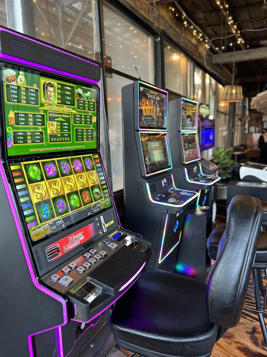CrabShackTybee's tweet image. 🎰Looking for a FUN, exciting way to unwind and let loose? 🎰
.
Our adult and kid game room is the ultimate destination for endless excitement! 
#gameon #arcade #funforall #tybee #savannah #win #fun #kids