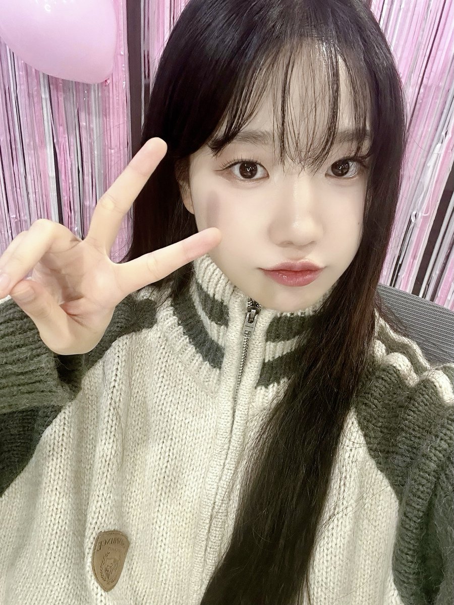 JOYURI_offcl's tweet photo. [#유리스팟] 2024.10.22 HAPPY YURI DAY🎂🎀🩷

#조유리 #JOYURI #チョユリ https://t.co/TupyUBCZXG