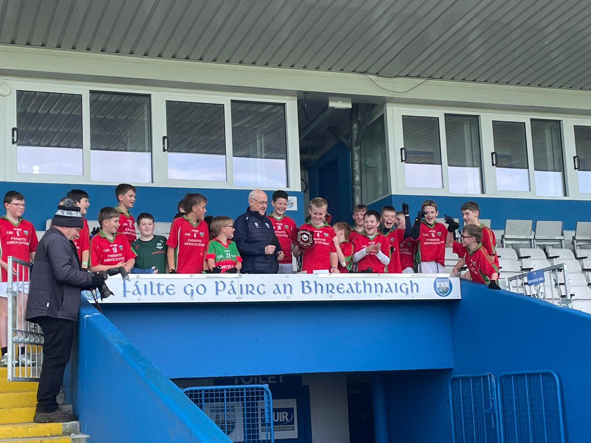 Continuing our current winning streak we have 
Another trophy for the parish this morning 

Boys Schools Final
Rathgormack  5:3 (18)
Butlerstown  3:2 (11)
Rathgormack  win by 7 points
Full Time