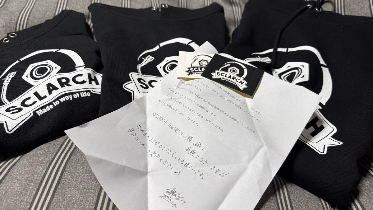 子供とオソロで買っちゃった🫶
オンライン購入は丁寧なお手紙とステッカーをつけてくれる神対応！
いつもご丁寧にありがとうございます！

#推しの推しブランド
#SCLARCH