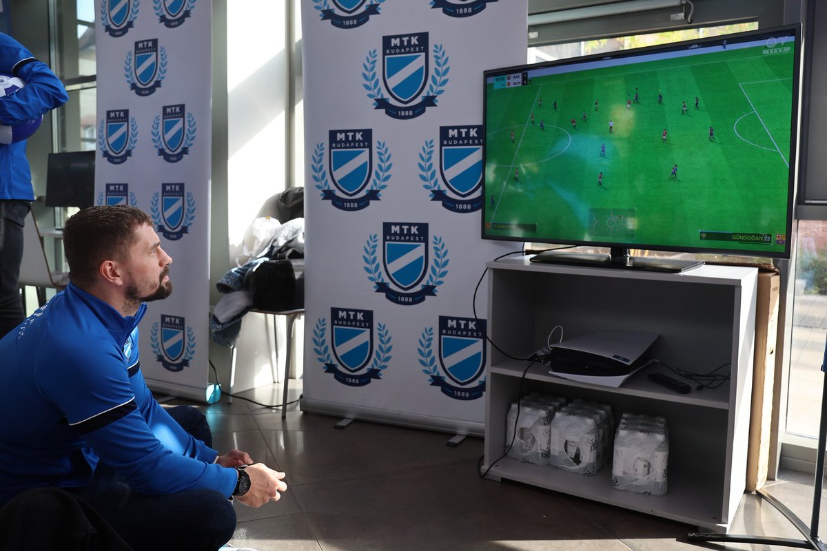 🇭🇺 Az MTK Budapest olimpikonjai ellen lehetett játszani a VII. Netrisk Sport és Innováció Konferencián, ahol esport szakosztályunk is képviseltette magát. 🤘🎮🥋⚽️

#mtkbudapest #tekken #EAFC #budapestikekfeher #esport