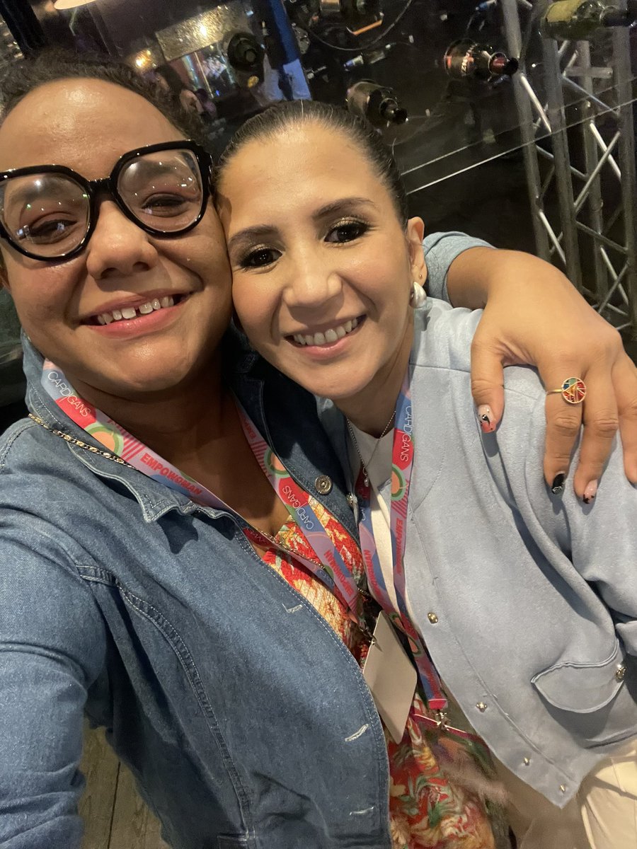 larisa129's tweet photo. #Empowoman estuvo 10/10 💝

Felicidades @PCardigans 
@BuenMomentopa https://t.co/2YkKShzZma