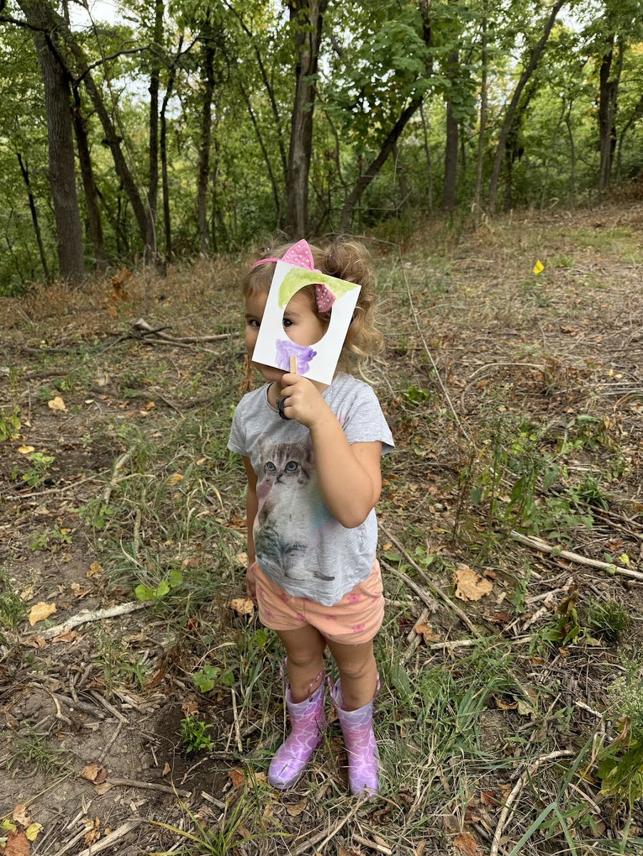 HCA_KC's tweet photo. Join us this Saturday, 10 AM - 12 PM at Heartland Overlook Preserve for family-friendly art &amp; nature fun! 🎨🌱 Enjoy guided hikes, art activities, and hands-on restoration with artist @julie_farstad and Native Lands Restoration Collaborative. Register: https://t.co/ToZzhoIxH8 https://t.co/5V72yKTRRi