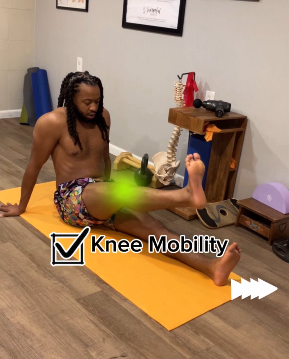 DocPrinceDC's tweet photo. 3️⃣ movements your knees will thank you for 
•
📚Try these 4 exercises to improve mobility in the lower leg and knee 
•
💡Try each movement for 30-60 seconds and let me know how it helps you 
•
#exericse #mobility #musculoskeletal #kneepain #patella #painrelief #flexibility https://t.co/p3ofhax3Ro