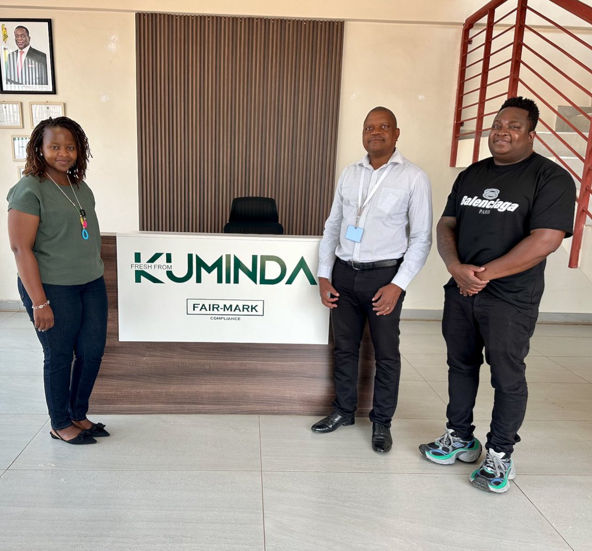 MwaleClarence's tweet photo. We received Mr Martin Zhou and Mrs Tsitsi Whata from @euinzim for a meeting and a tour of @kumindafresh packhouse 

As we aggregate produce from small and medium scale farmers we are appreciative of the Economic Partnership Agreement (EPA) which provides duty-free and quota-free access to the EU market for Zimbabwean exports

We are honored by your visit