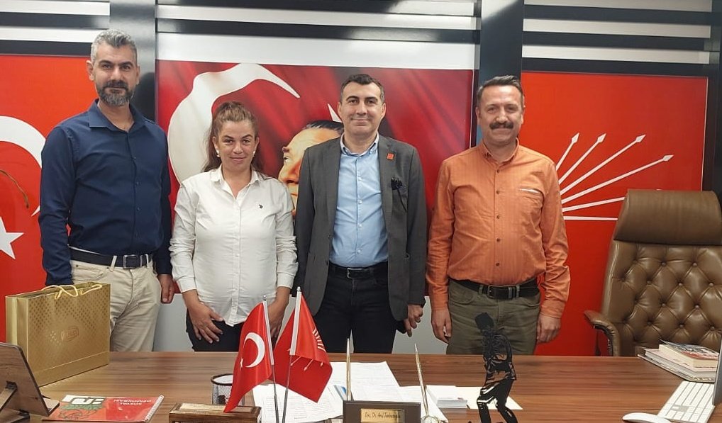 aylin3308's tweet photo. CHP İl Başkanı Doç.Dr Anıl Tanburoglunu makamında ziyaret ettik. Staj ve Çıraklık Sigortası Mağduriyeti hakkında görüştük.
Misafirperverliklerinden dolayı 
@aniltanburoglu ve @chpadanail e
Çok teşekkür ederiz 🙏
Yerli ve Milli Usta İstiyorsanız #StajÇıraklıkSgkBaşlangıcıOlsun https://t.co/PxVt1rV5XF
