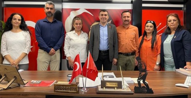 aylin3308's tweet photo. CHP İl Başkanı Doç.Dr Anıl Tanburoglunu makamında ziyaret ettik. Staj ve Çıraklık Sigortası Mağduriyeti hakkında görüştük.
Misafirperverliklerinden dolayı 
@aniltanburoglu ve @chpadanail e
Çok teşekkür ederiz 🙏
Yerli ve Milli Usta İstiyorsanız #StajÇıraklıkSgkBaşlangıcıOlsun https://t.co/PxVt1rV5XF