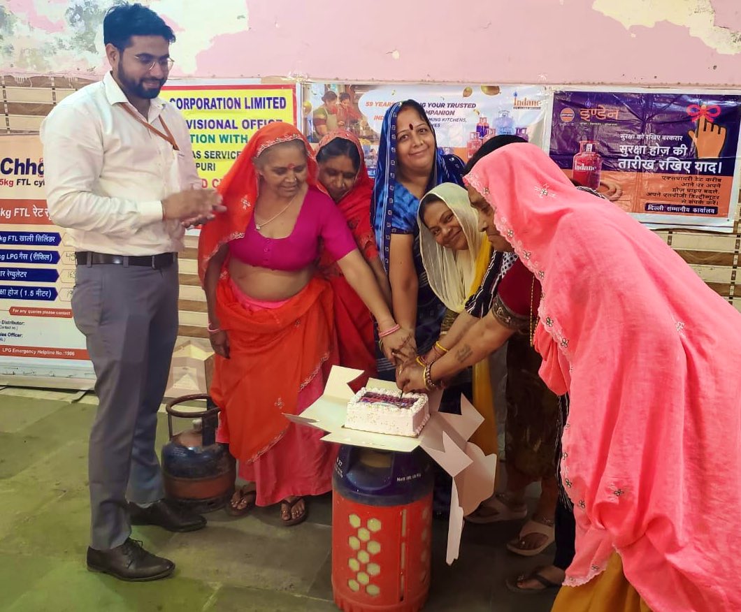 km_gupt's tweet photo. For 59 years, #Indane being trusted cooking companion of customers kitchen, #Indaneday celebrated the day with our customers at Hastsal Colony, West Delhi by safety awareness camp. https://t.co/YpgyqE2B8J