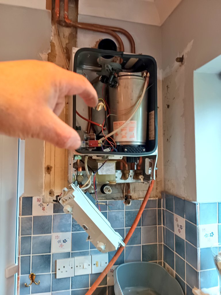 Sing Hallelujah and praise the Lord 
Another old WB rests on the grass now and rightfully in its place doth sit a shiny and so holy <a href="/vaillantuk/">Vaillant UK</a> EcoFit Pure 825 along with <a href="/SpirotechUK/">Spirotech</a> BPK for added protection and a 10 year guarantee.
Thanks be to GasManGod 
Amen!