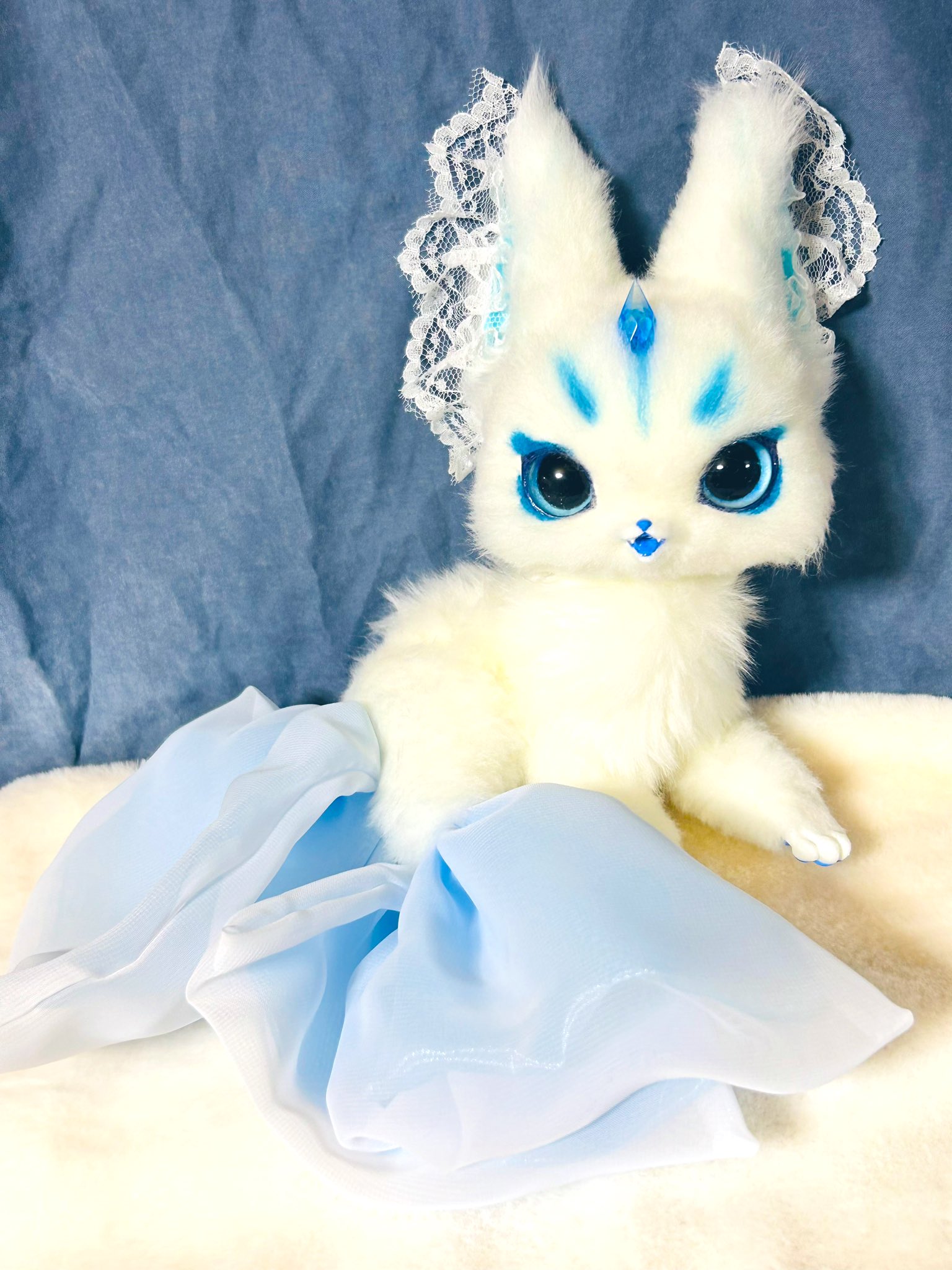 アートドール ぬいぐるみ 青ヒレの獣 ツリ目 アートドール ぬいぐるみ 青ヒレの獣 ツリ目