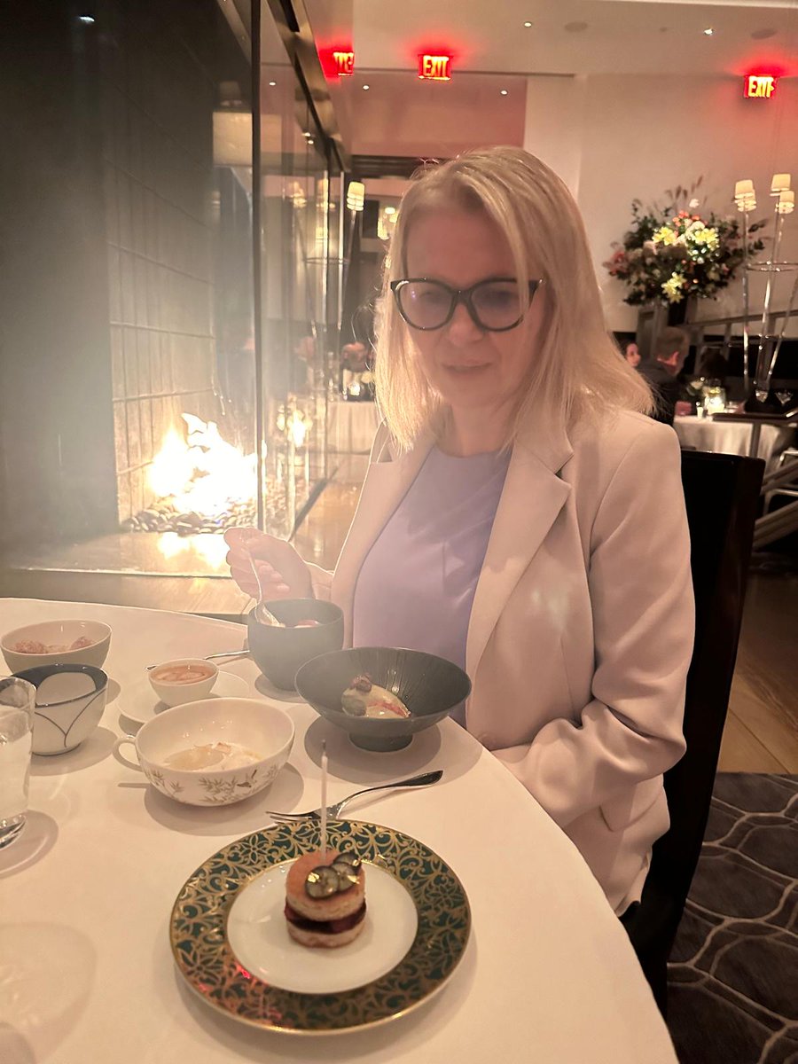 lucia_bakova's tweet photo. Milujem roznorodost a miesanie kultur. Toto mesto ponuka vsetko. Moja sestra mi pripravila uzasnu narodeninovu cestu. Mam party cely rok ๐ #NYC #bdaytrip https://t.co/fzk8JV1eAV