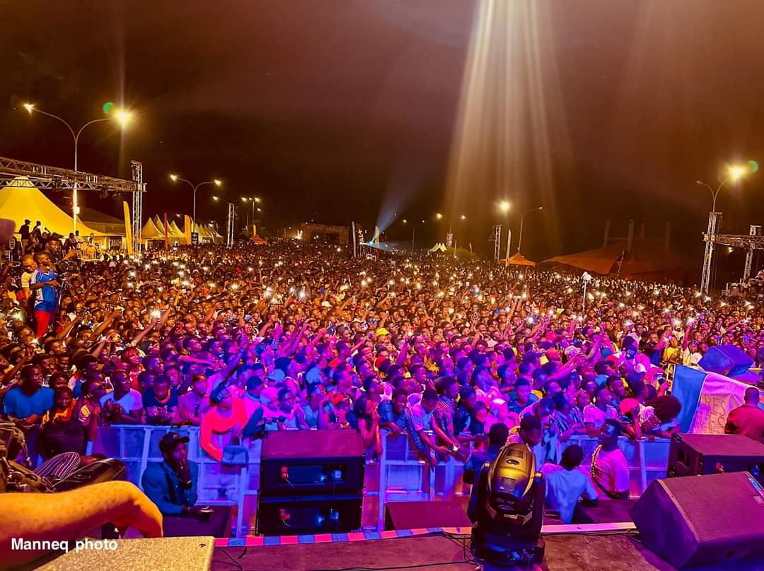 Le Festival REMA was dope 🔥🔥🔥| Cela faisait plus de 10 ans que je n’étais pas retournée à Ouaga. Quel peuple résilient !! Quel magnifique festival !! Quelle magnifique brochette de professionnels réunis !!! Quelle diversité d’artistes et surtout quel public !! cc <a href="/AlifNaaba1/">Alif Naaba</a>