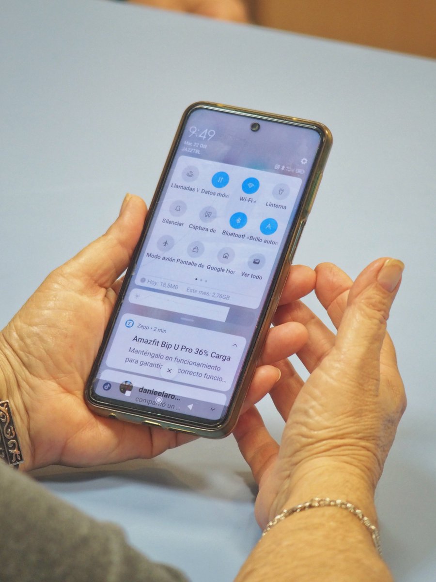 novelingo's tweet photo. Nuestro programa de talleres para las @BibliotecasMlg nos ha llevado de nuevo a Campanillas, hoy con una jornada de introducción a las tecnologías de comunicación para mayores. Ha sido genial, y creemos que útil https://t.co/p2KZJG7kR9