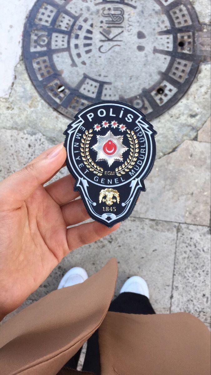 Sayın bakanım <a href="/AliYerlikaya/">Ali Yerlikaya</a> 
Mağdur değil Polis olmak istiyoruz bizde üniformayı giymek istiyoruz, bizde aramayı göğsümüzde taşımak istiyoruz. 
Polis adayları olarak bu yıl içinde güzel kontenjanla güzel bir alım bekliyoruz..⏳🇹🇷
#pomemilanbekliyor