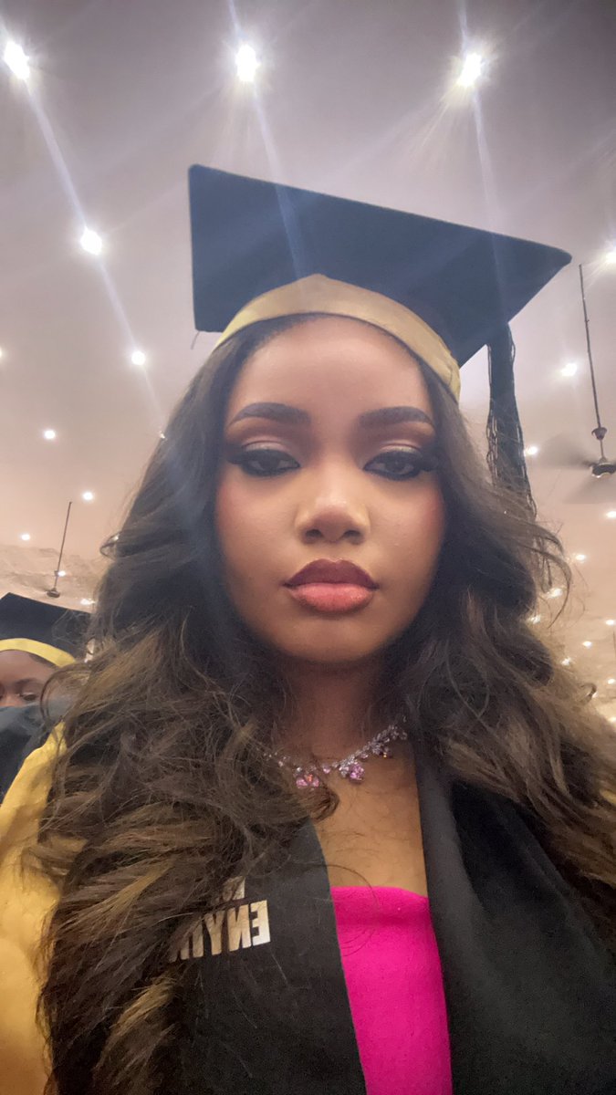 _Romsss's tweet photo. Medical school has been an incredibly challenging journey, and I couldn’t have made it through without constant love, support and encouragement.
Today I’m getting inducted into the medical profession 🥺⚕️ https://t.co/tEIeb6LKyo