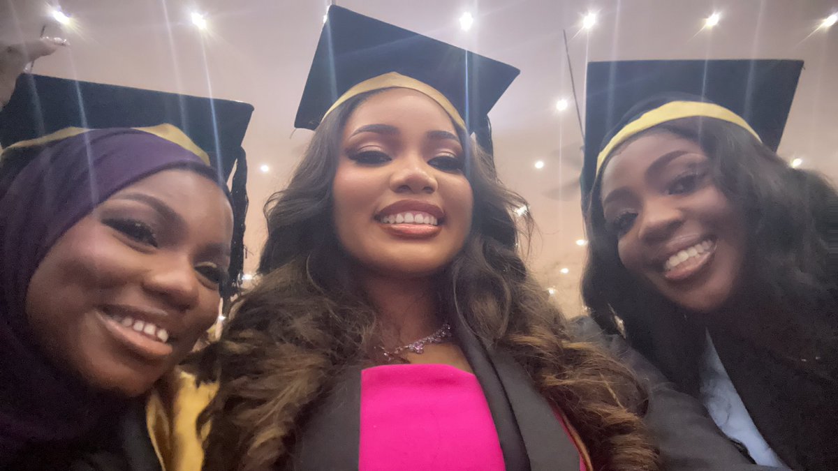 Medical school has been an incredibly challenging journey, and I couldn’t have made it through without constant love, support and encouragement.
Today I’m getting inducted into the medical profession 🥺⚕️