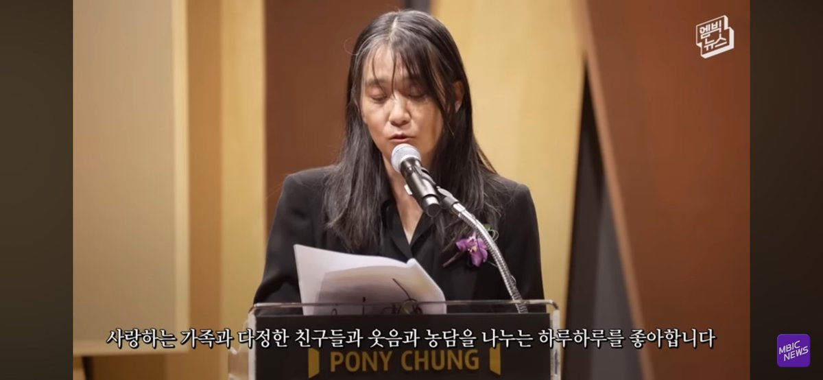 한강 작가님 수상소감 보는데 이 부분 너무 좋다. 감히 비교할 수 없겠지만 나도 그렇다. 사람들이 무슨 재미로 사냐고 묻는다. 하지만 술마시고 사치하던 과거보다 지금이 훨씬 행복하다. 하루하루 의무를 다하고 조금씩 성장하는 삶. 매일 책을 읽고 일기를 쓰며. 잘 살고있나 돌아보는 삶