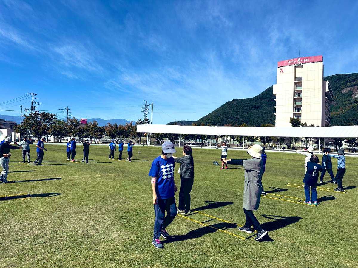 vfsc2017's tweet photo. 【2024シニアわくわく健康運動教室】
#笛吹みんなの広場 から #笛吹市 シニアわくわく健康運動教室💪
気温も涼しくなり動きやすくなってきました!
ラダー運動ではカラダの普段使わない筋肉に刺激を👌
#vfsc #vfk #sportip https://t.co/zCfE8Mt24m