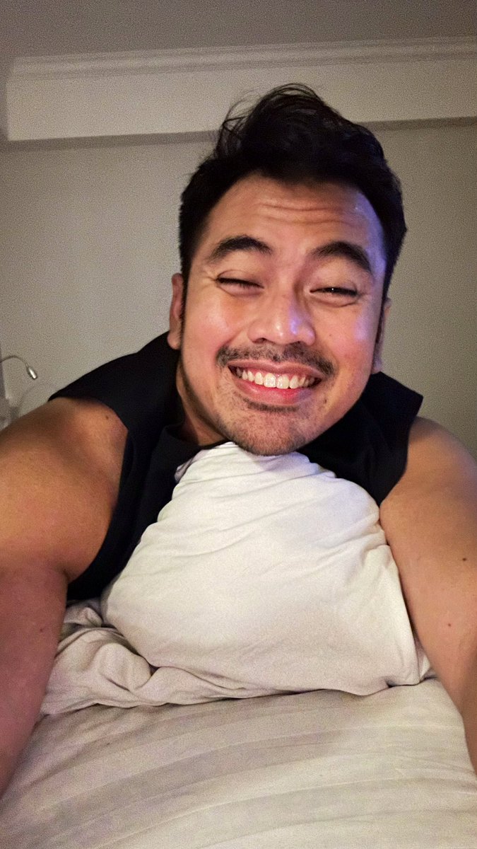 ditoks's tweet image. orangnya                                    lagunya