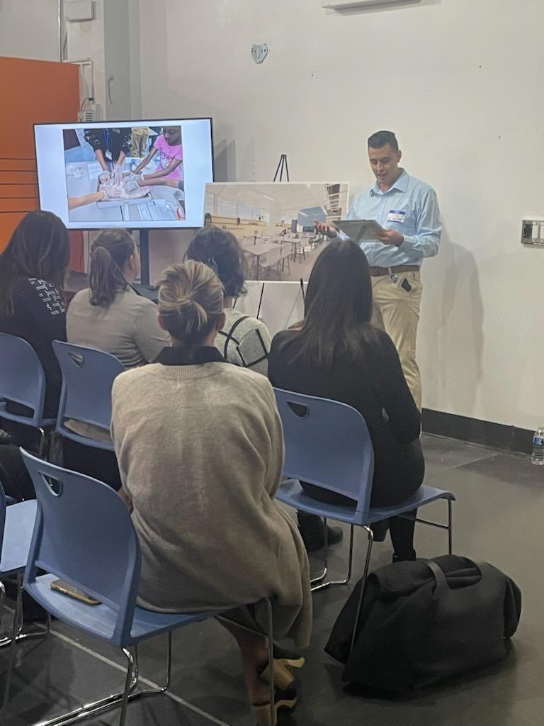 Thank you so much to ⁦⁦<a href="/CMCarlinaRivera/">NYC Council Member Carlina Rivera</a>⁩, Joe Vincente, <a href="/District1NYC/">District 1 NYC</a> &amp; so many others for their support in making the LES Science Center a reality for students and families in our neighborhood. We can’t wait to have everyone visit this spring.