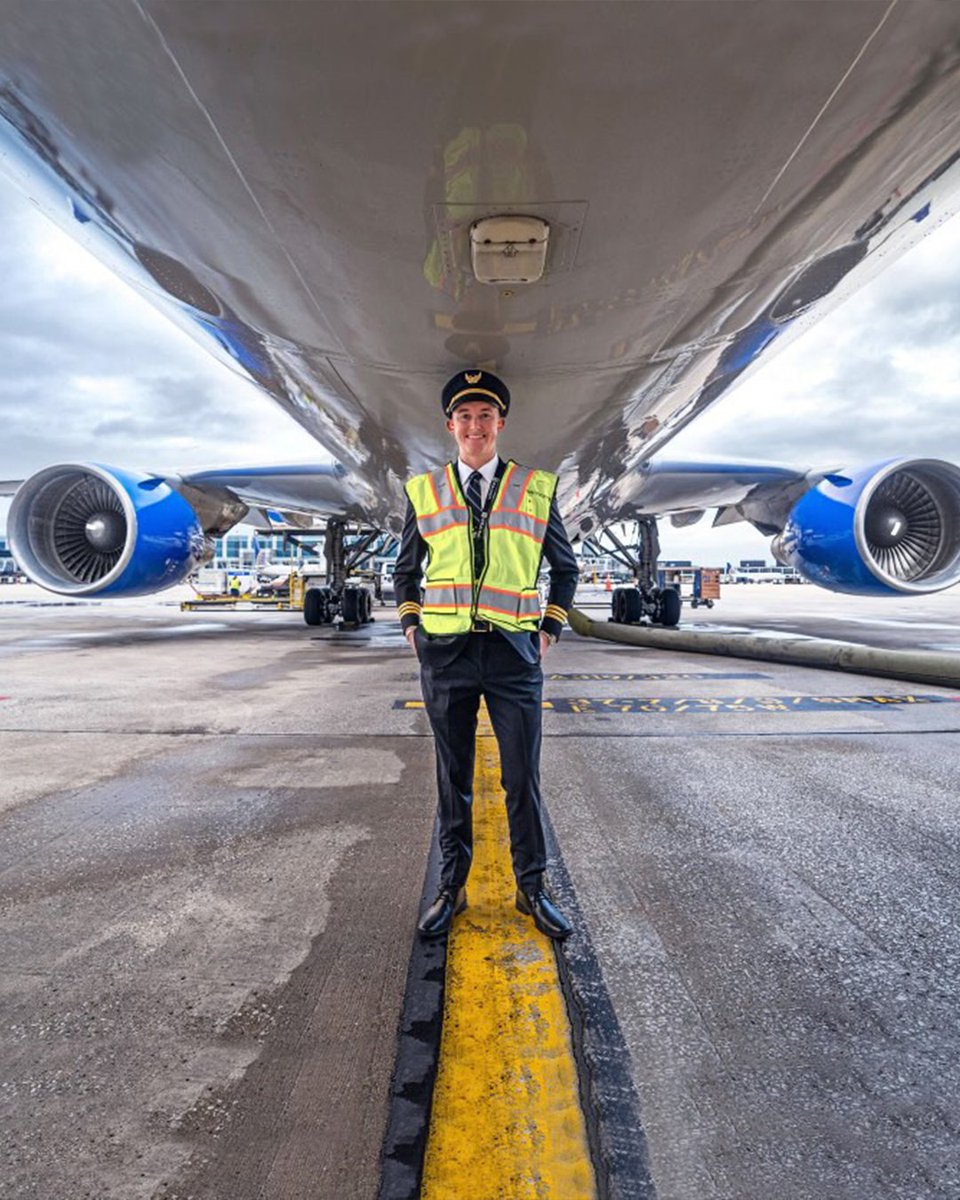 Star Alliance (@staralliance) on Twitter photo Meet Swayne 🧑✈️👋 From model planes to First Officer of <a href="/united/">United Airlines</a>'s Boeing 757 and 767, he’s living proof that dreams can come true! ✈️ Now he flies the 757-300, the longest single-aisle jet in the world—affectionately known as the 'flying pencil'. Keep soaring, Swayne! 💙 Meet Swayne 🧑✈️👋 From model planes to First Officer of <a href="/united/">United Airlines</a>'s Boeing 757 and 767, he’s living proof that dreams can come true! ✈️ Now he flies the 757-300, the longest single-aisle jet in the world—affectionately known as the 'flying pencil'. Keep soaring, Swayne! 💙