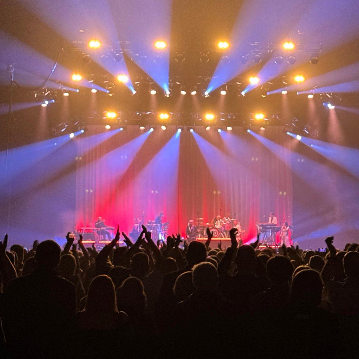 Squeezeofficial's tweet photo. WOW! Liverpool, what a night, and lovely to see SO MANY of you there. We're still reeling as we're setting up for Leicester tonight - who'll get just as much love from the stage we promise. See you tonight... https://t.co/Iin3WbMH6q