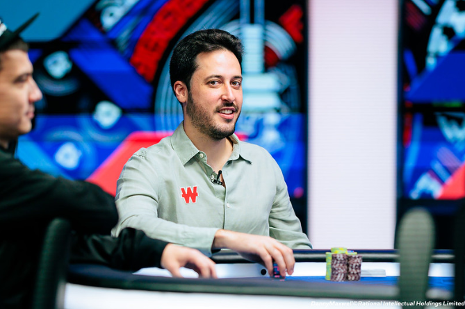 santijota8's tweet photo. Adrián @Amadi_17 Mateos 🇪🇸 logró 3 podios en el #EPTCyprus 🇨🇾 y se unió al Club de los $50M en tiempo récord. @LeoMargets, @JuanMalakastyle, @Naza114_oficial y @DavidLuzago opinan de su gran logro.
INFO + Opiniones 👉 https://t.co/4N9z6I6TDJ
📸 Danny Maxwell https://t.co/w56Ydz8zDj