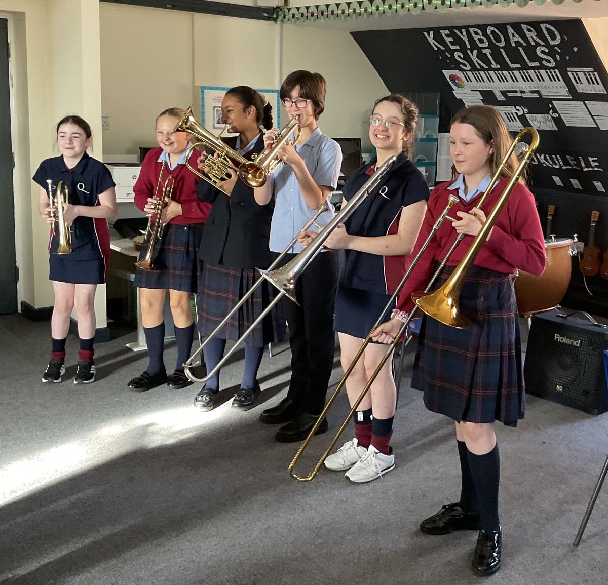 TheQueensSchool's tweet photo. After only a few weeks of taster sessions on brass, this fantastic group gave an impressive performance of part of Star Wars! Bass guitarist and drummers are also keen to rock during the Year 7 sessions. #Music #TasterSessions #Bass #EnjoytheChallenge #QueensSchoolChester https://t.co/koZCRvwSG4
