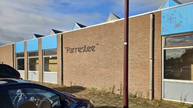 Ouders in actie tegen sporthal Hoeven: ‘Onhygiënisch en onveilig’ -  internetbode.nl/halderberge/l/…