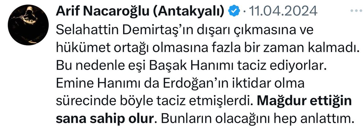 Devlet Bahçeli’nin yeni çözüm süreci açıklamasından sonra Özgür Özel konuştu: “El yükseltiyorum Devlet Bey. Kürtlere bir devlet teklif ediyorum. Tam olarak kendilerine ait hissetmeyen bütün Kürtlere Türkiye Cumhuriyeti devletinin sahibi olmayı teklif ediyorum.”

Başak Demirtaş’a