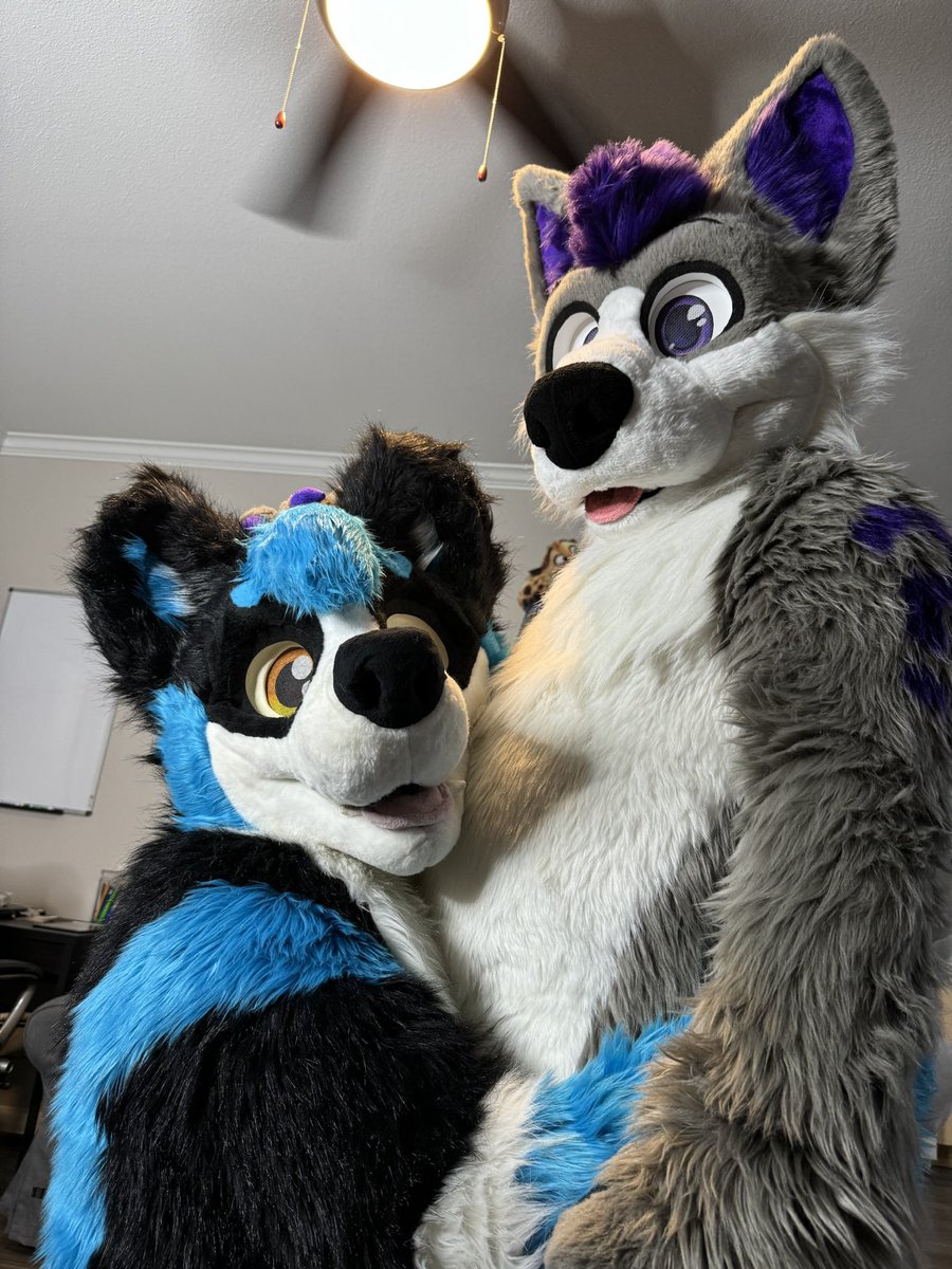 Give your bigger friends some love~ #TummyTuesday

📸 - <a href="/AeroFox64/">AeroFox🦊</a>