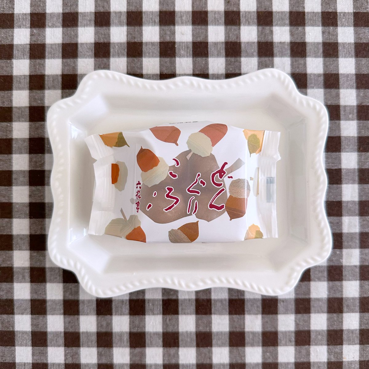 季節のお菓子】 六花亭 10〜11月のお菓子🫖 どんぐりころころ (11/30