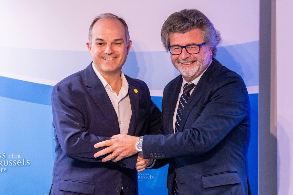 fundemcat's tweet photo. "Aquesta confluència de Demòcrates i Junts és un primer pas. Fem una crida a totes les formacions polítiques per recuperar la majoria independentista i erigir una alternativa amb un únic objectiu: aconseguir una Catalunya més justa, pròsperament rica, democràticament radical i políticament lliure."

@CastellaToni, portaveu de @DemocratesCAT

#Lleials1O