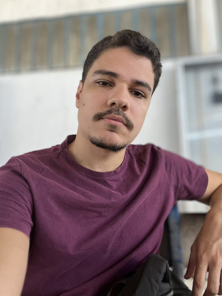 Oseiasb's tweet photo. Bom dian. 😗 sem sorrisinho para o presencial. https://t.co/JtL3b5GStw