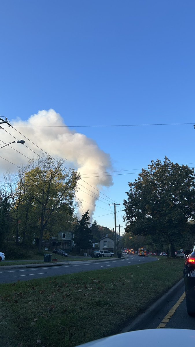 _guydebra_'s tweet photo. something’s on fire here on 5th st ext @CBS19News @29NewsWVIR https://t.co/rfkkgZRJou