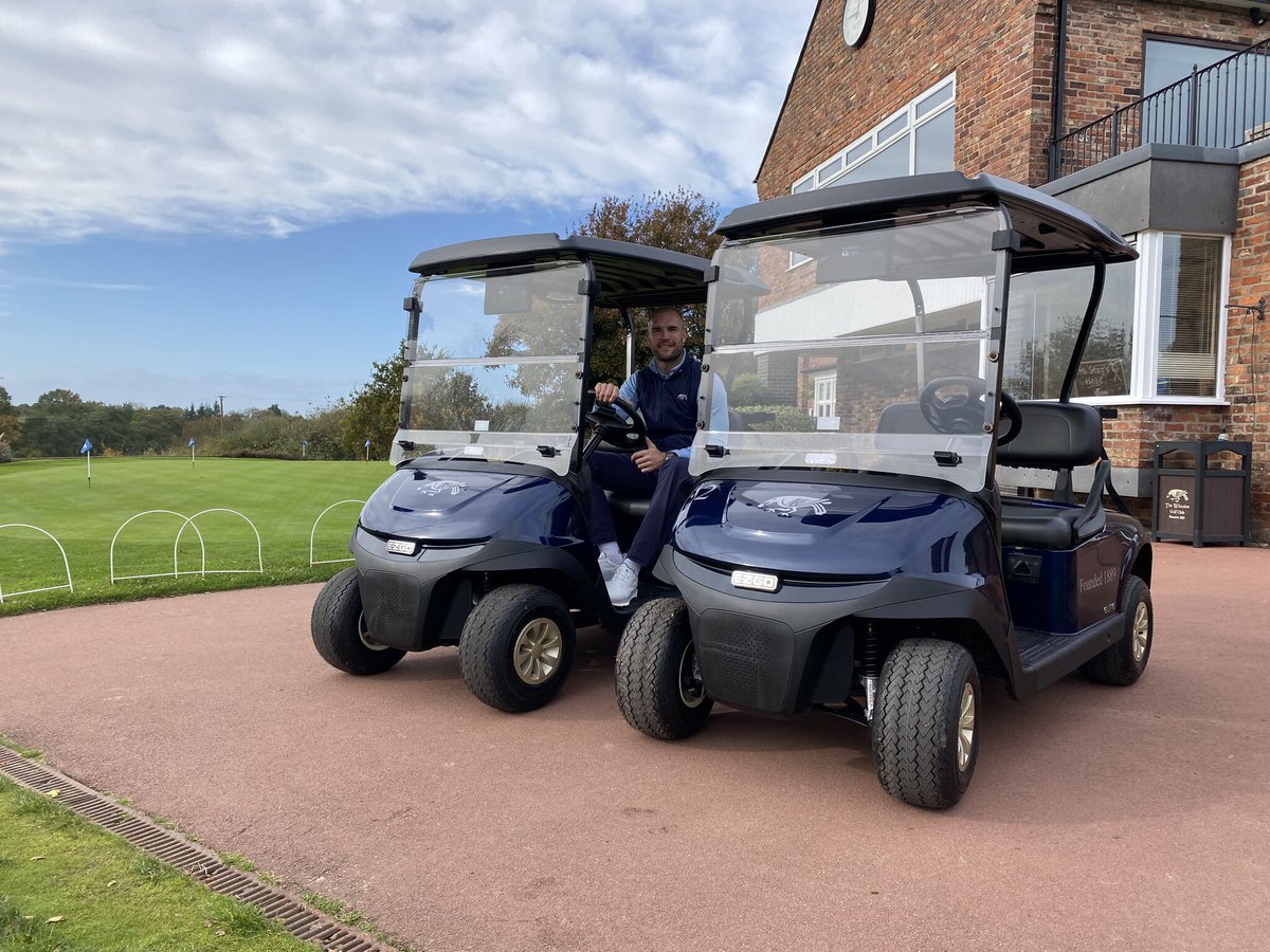 PGA Professional Chris Billow at Wilmslow Golf Club takes delivery of their new fleet of E-Z-GO RXV buggies complete with PACE GPS. Members were so keen to try out the new buggies, the rest are on course!
We wish the team continued success.

golfcaruk.com