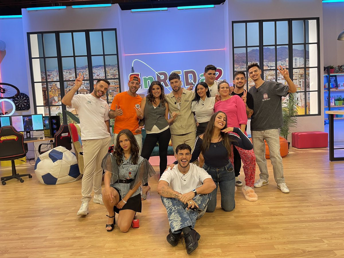 Este sábado la emisión de EnREDa2 fue seguida por:

El 17,1% de los jóvenes de 13 a 24 años que estaban viendo la tele 📺 en Andalucía en ese momento

Además, el 7,7% de los niños andaluces de 4 a 12 años que estaban conectados viendo la tele 📺 

<a href="/canalsur/">CanalSur</a> #SiempreCanalSur