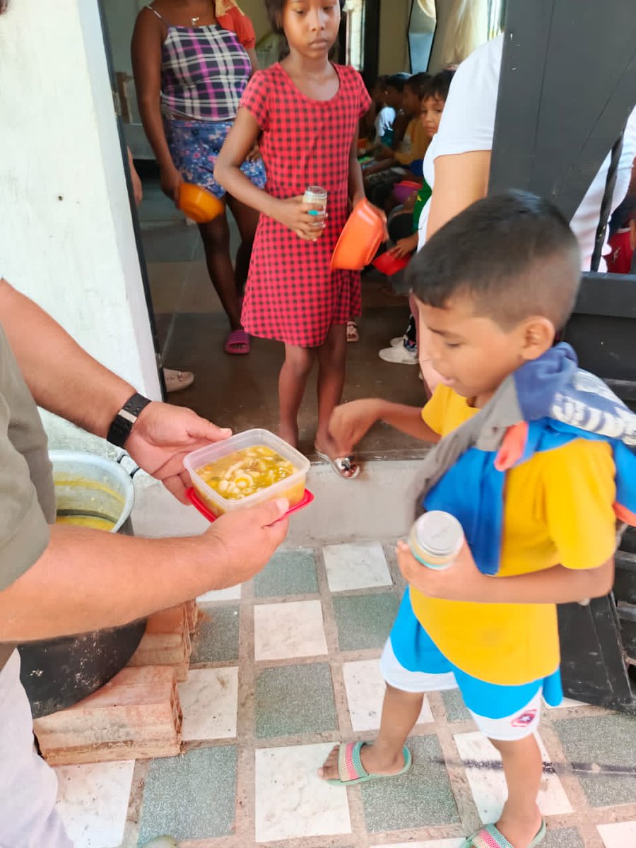Jornada Social 🙂 
Fundación Esperanza de Vida ♥️ 
Gracias a Dios 🙏 Gracias a las personas que nos apoyaron para hacer de esta actividad una realidad ❤️
#mariara #venezuela #ayuda #donacion #fundacion #esperanzadevida
<a href="/AnonMundial/">αηση мυη∂ιαℓ</a> @arpacuatros