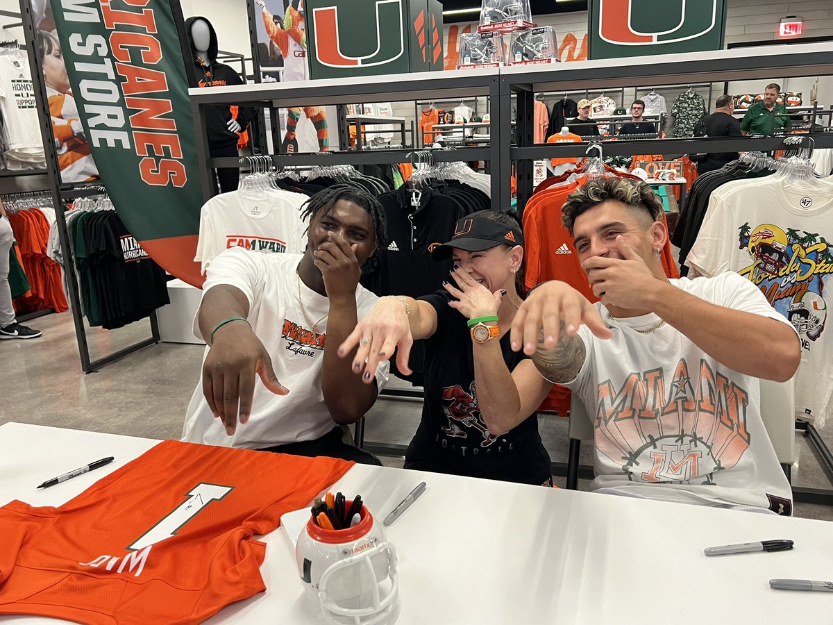mrcaneslegend's tweet photo. The Hurricanes Team Store's  event was truly exceptional, and I would like to extend my gratitude to all the @CanesFootball fans who attended to show their admiration and love for Cam Ward and @XavierRestrepo1 remarkable season. #UFamily 🙌💪 https://t.co/1iU1NKTIbm
