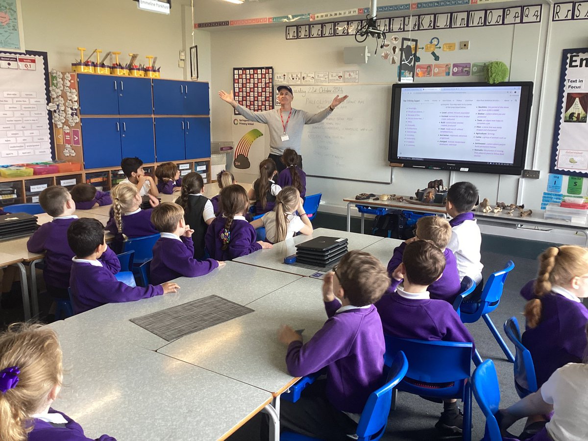 SpringwellYear3's tweet photo. 3L were visited by archaeologist, Dr Hill. We learned about Liverpool during the different periods of the Stone Age. We saw and held actual artefacts and also practised some of the survival techniques that stone age Britons would have had to use daily. @Springwellpark_ https://t.co/dTaWrLLRmK