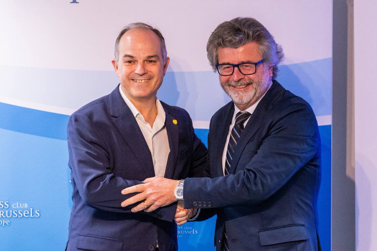 DEMÒCRATES🎗 (@democratescat) on Twitter photo "La confluència amb <a href="/DemocratesCAT/">DEMÒCRATES🎗</a> és per la independència. Avui els independentistes, davant de certs espectacles de retrets i terra cremada, veuen com dues formacions arriben a un acord per la represa nacional. Ens agradaria que se n’hi sumessin més."
<a href="/jorditurull/">Jordi Turull i Negre</a>, secretari "La confluència amb <a href="/DemocratesCAT/">DEMÒCRATES🎗</a> és per la independència. Avui els independentistes, davant de certs espectacles de retrets i terra cremada, veuen com dues formacions arriben a un acord per la represa nacional. Ens agradaria que se n’hi sumessin més."
<a href="/jorditurull/">Jordi Turull i Negre</a>, secretari
