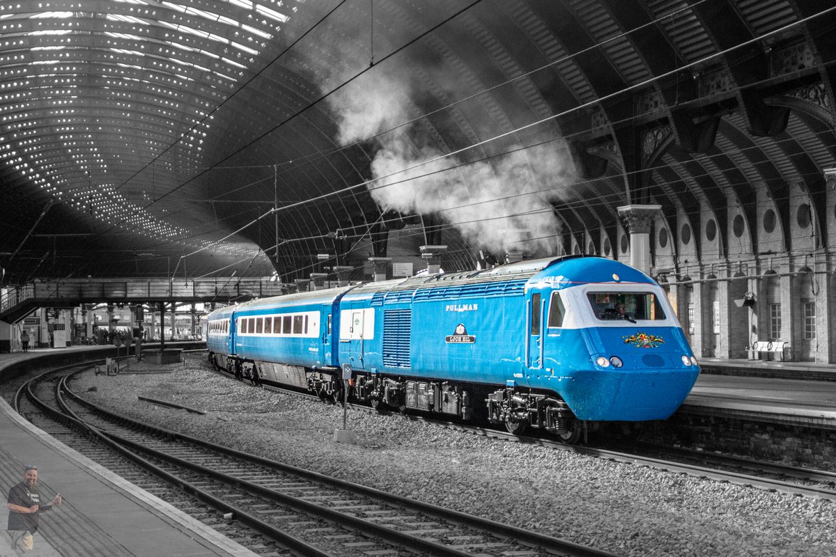 Bennybizzle1's tweet image. #HighSpeedTuesday 
@LocoServicesGrp Highland Pullman 43058 "Loch Eil" applies the power and draws gracefully out of York station. The immaculate banking blue works with some many different photography styles, had to play around with a mono background, inspired by @holtona72