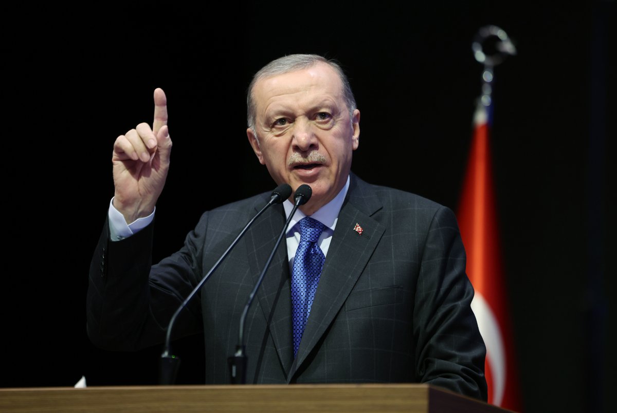 Akparti's tweet photo. Genel Başkanımız ve Cumhurbaşkanımız Recep Tayyip Erdoğan, Genişletilmiş İl Başkanları Toplantımıza katıldı. https://t.co/46uBOsWI8g