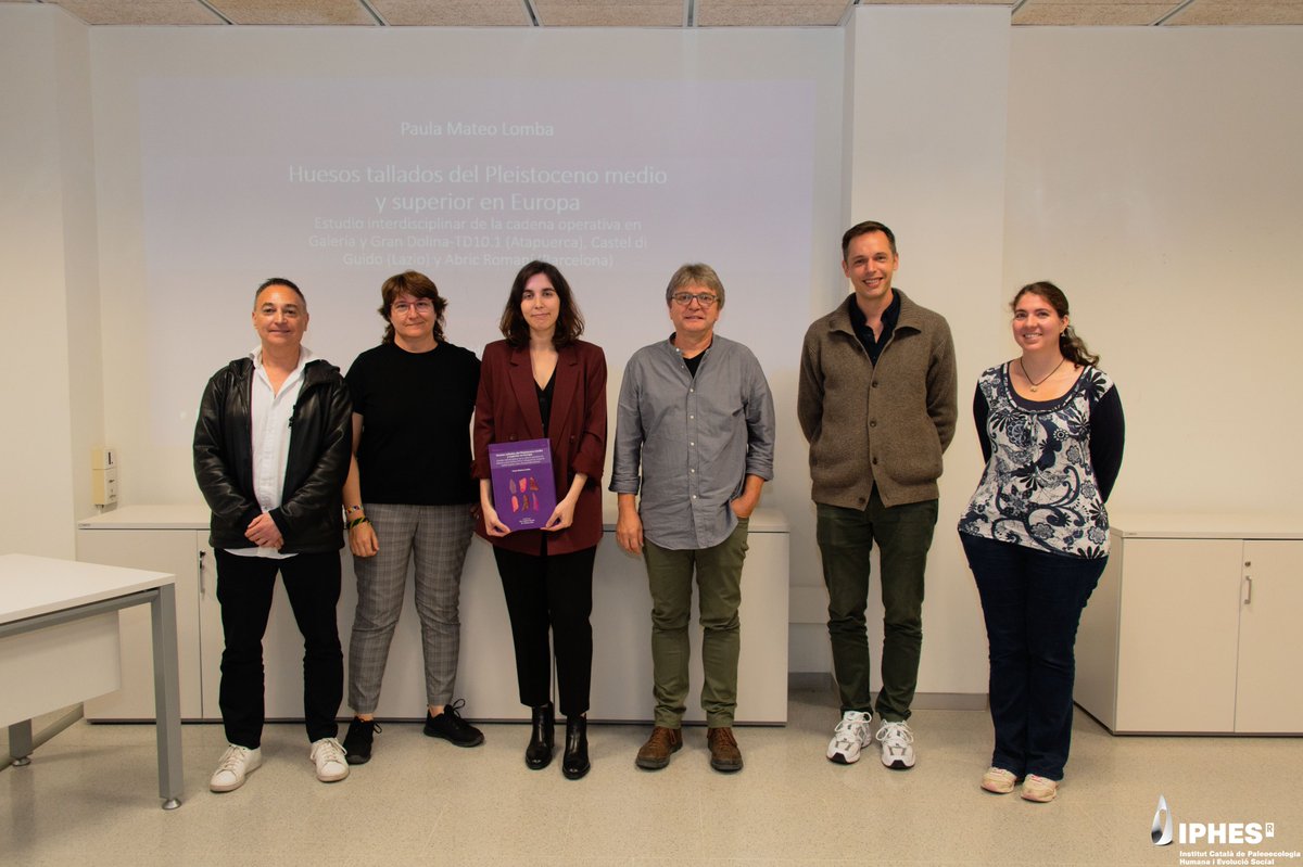 🔊 Hoy Paula Mateo ha defendido la tesis doctoral "Huesos tallados del Pleistoceno medio y superior en Europa. Estudio interdisciplinar de la cadena operativa en Galería y Gran Dolina-TD10.1, Castel di Guido y Abric Romaní"

¡Felicidades doctora! 🎓🎉 

🔗 bit.ly/3Ab5y5Y