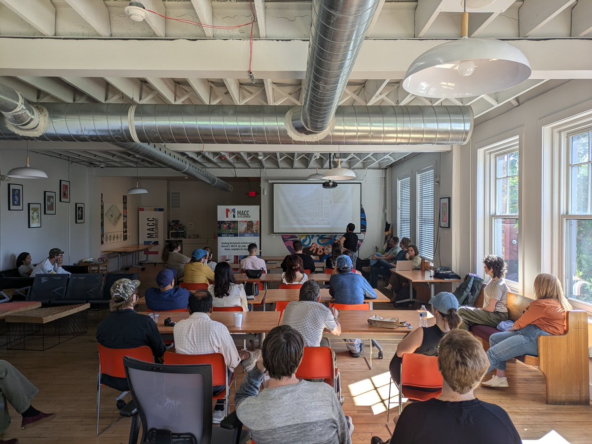 2nd MUP student event by Wayne State Student Urban Planners! <a href="/waynestate/">Wayne State University</a> alum and <a href="/DetroitGreenway/">Detroit Greenways Coalition</a> project manager Idrees Mutahr led a discussion on Jane Jacobs &amp; The Detroit Economy. <a href="/WayneStateCLAS/">Wayne State College of Liberal Arts and Sciences</a> @SteffiHartwell <a href="/PresidentEspy/">Kimberly Andrews Espy, Ph.D.</a> <a href="/The_ACSP/">The ACSP</a>