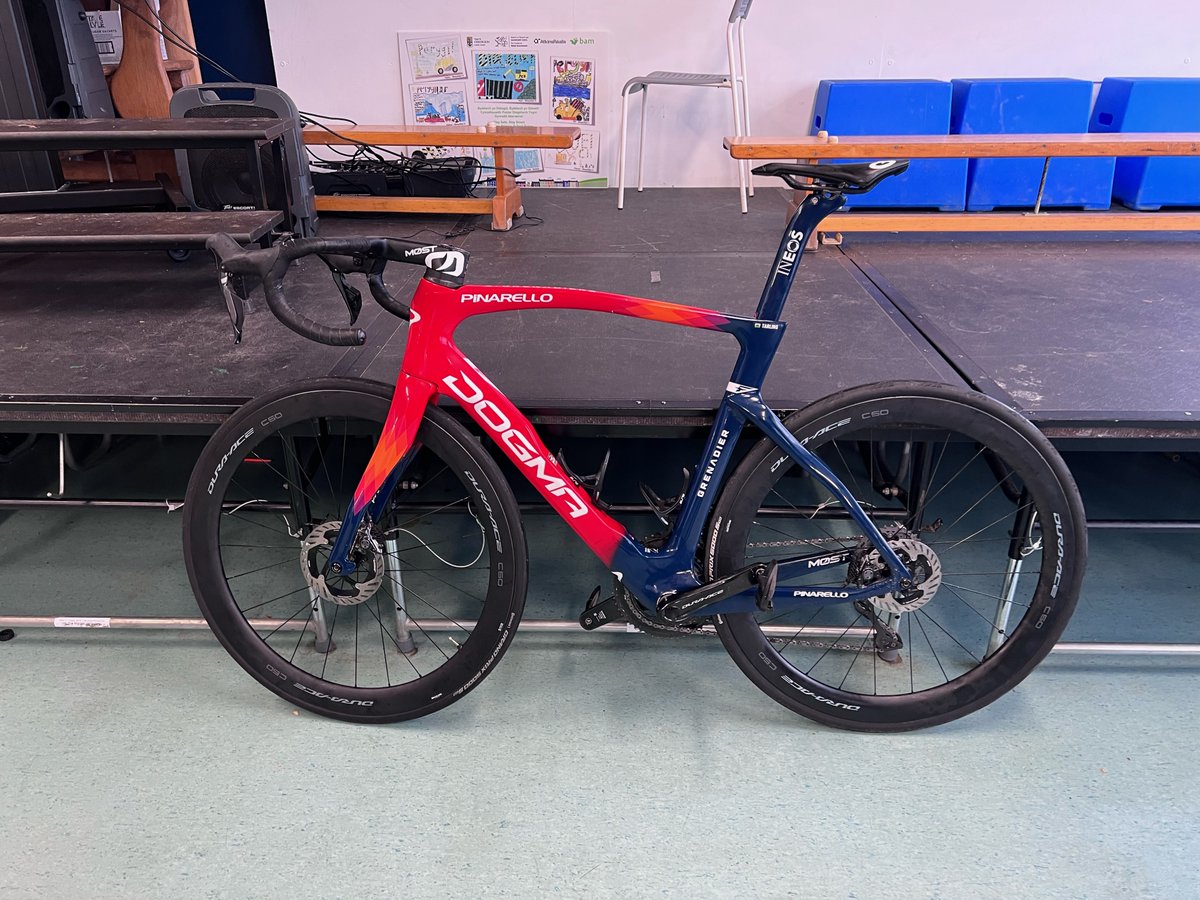 Cyffro enfawr yn yr ysgol bore 'ma pan ddaeth cynddisgybl Josh Tarling i ymweld. Rwyt wedi ysbrydoli'r genhedlaeth nesaf! Pob lwc gyda gweddill dy yrfa! / Huge excitement in the school this morning when former pupil Josh Tarling visited. You have inspired the next generation!
