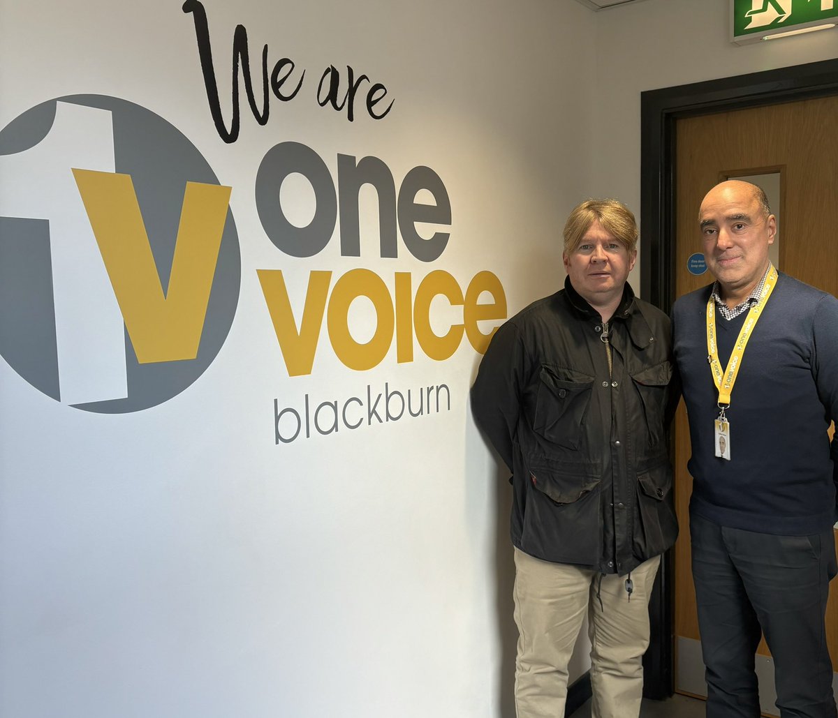 Our CEO <a href="/ZafferMKhan/">Zaffer Khan</a> had an insightful meeting with artist  <a href="/jamie_l_holman/">Jamie Holman</a> about his recent trip to #Pakistan 
He will be sharing his experience in the coming editions of the 1V Magazine.