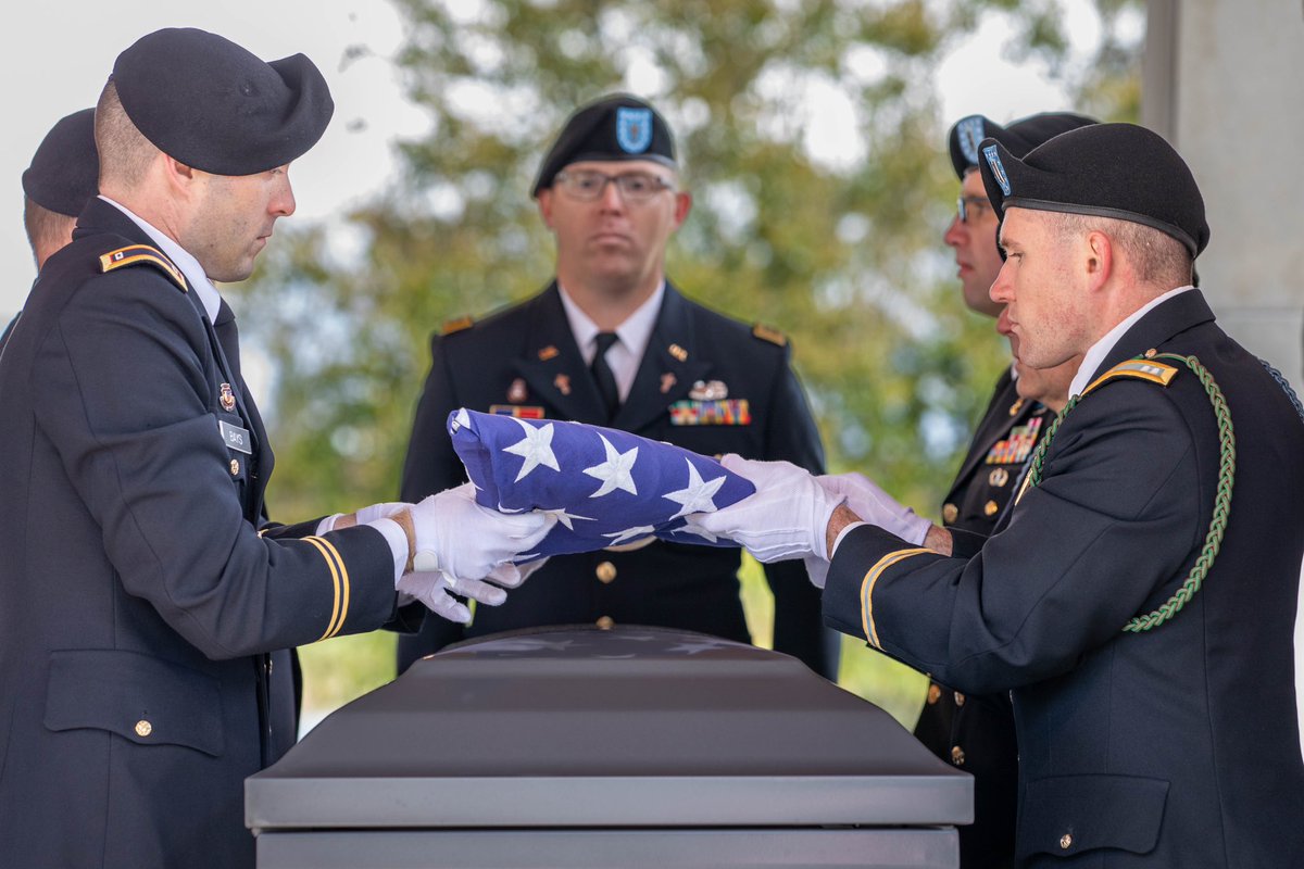 88RDBlueDevils's tweet image. Oct. 15, the 88th RD Military Funeral Honors Team performed military honors for Indian Wars Medal of Honor recipient, CPL Thomas Powers. CPL Powers’ remains were reinterred at Great Lakes National Cemetery in Holly, Michigan.

#armyreserve #MedalofHonor 
@USArmyReserve @ChiefUSAR