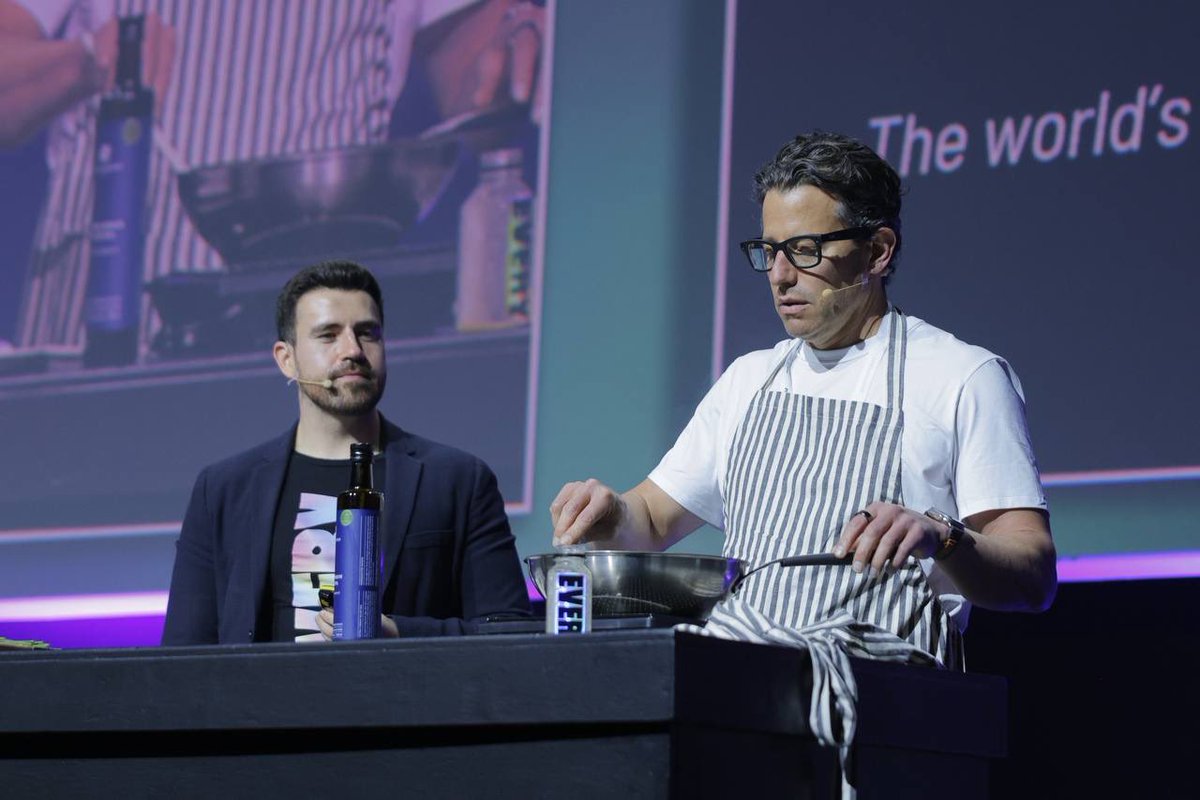 SUSouthAfrica's tweet photo. What a moment! @arturoeliz brought @theEVERYcompany eggs made with egg protein and brewed by yeast to  #SUSASummit2024, cooked by @shaynemann and tasted for the first time ever in SA at our event. #historymade #futureproofAfrica https://t.co/4vVgssgjaM
